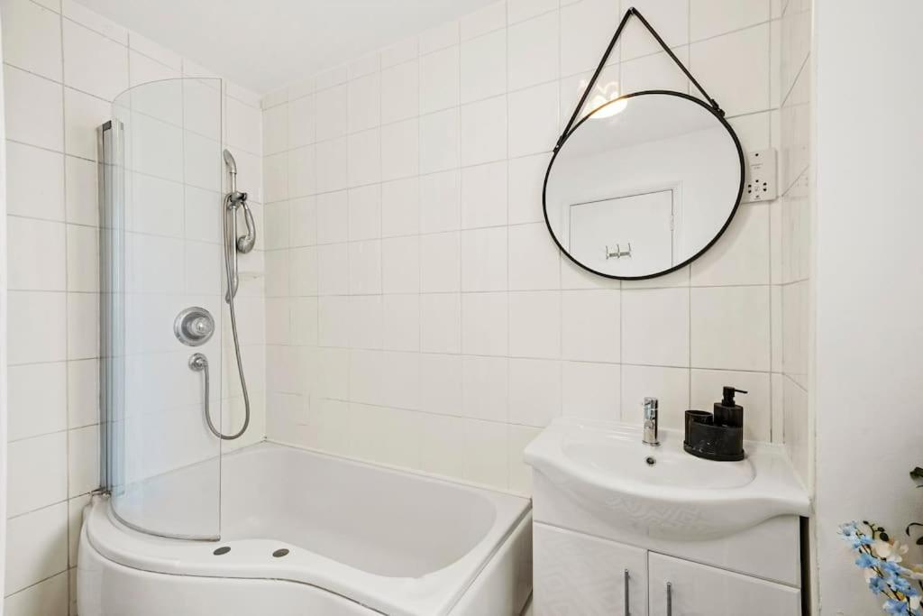 Cosy Apartment 5 Guests 3 Beds 1 Sofa Bed Lewisham Londen Buitenkant foto